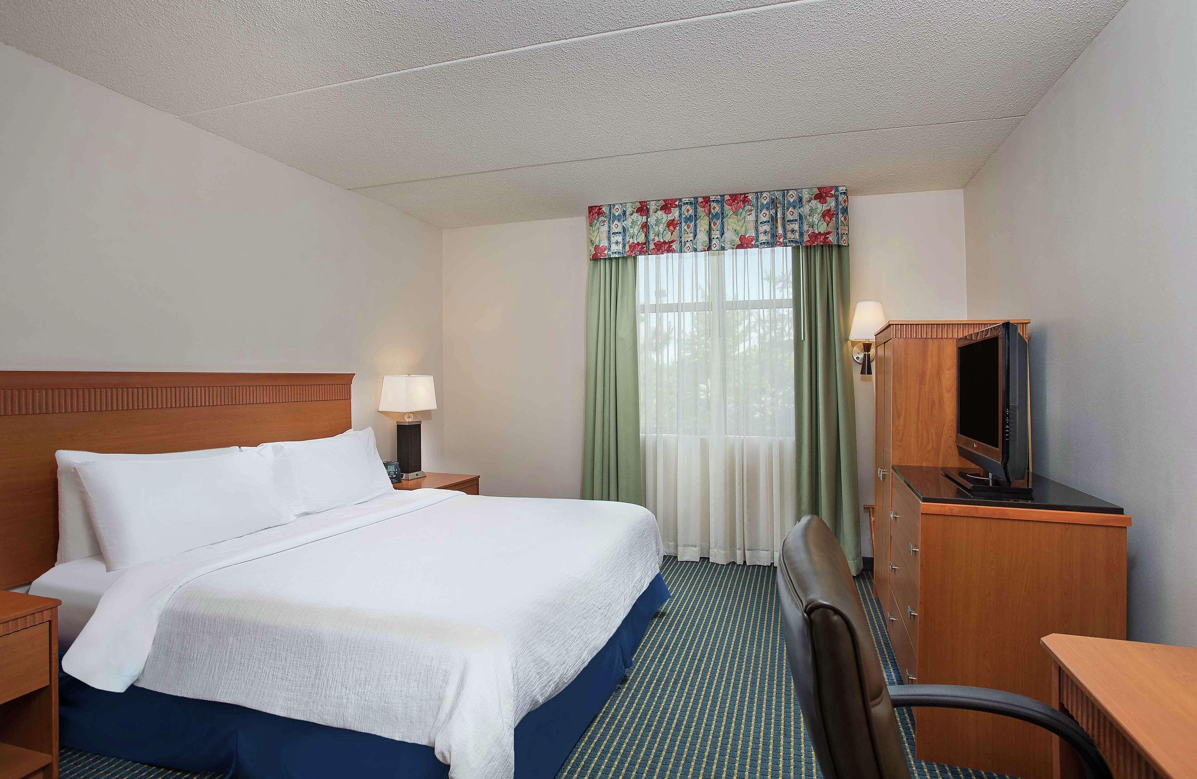 Embassy Hotel 4*