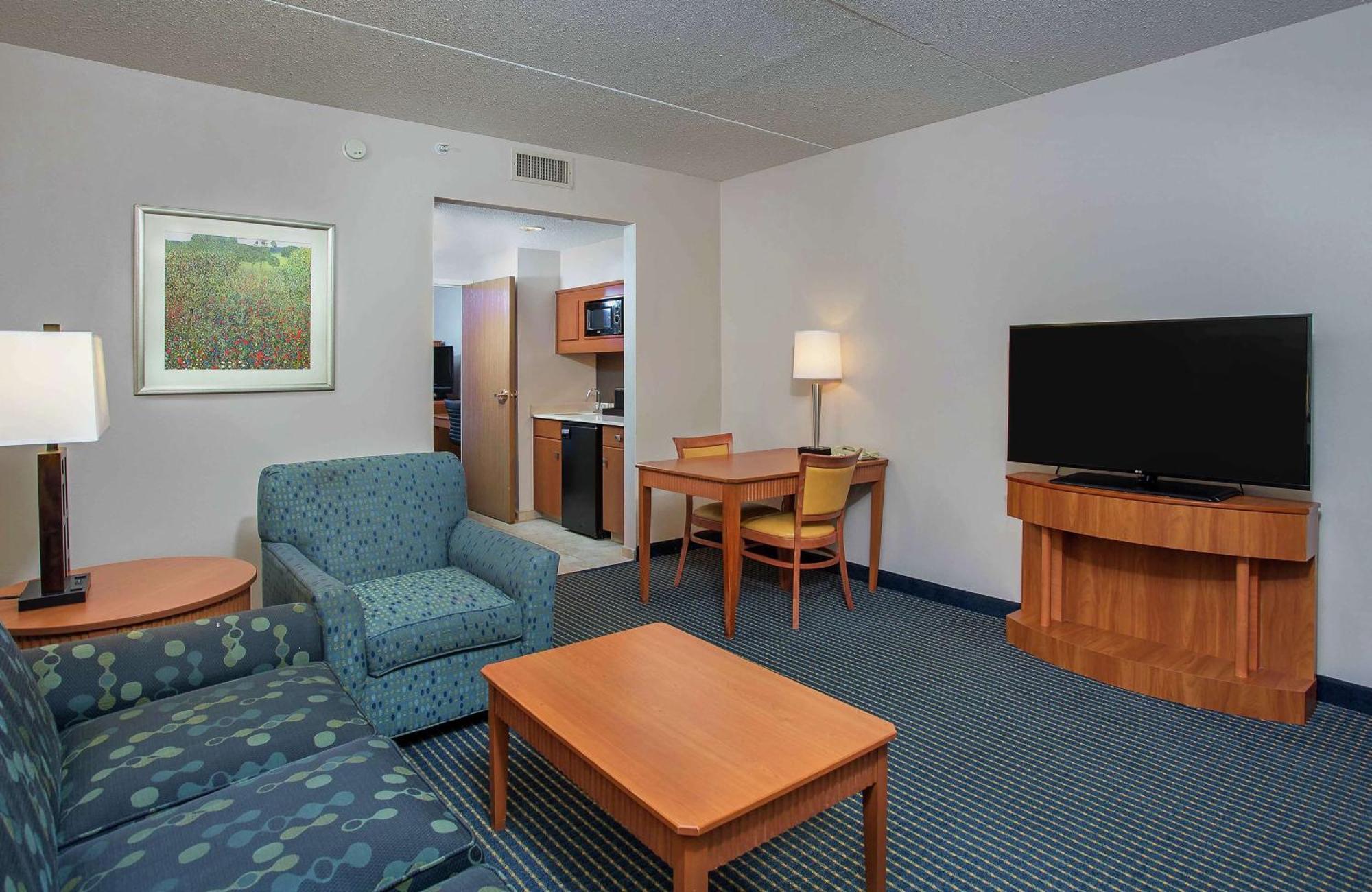 Hotel Embassy Lexington