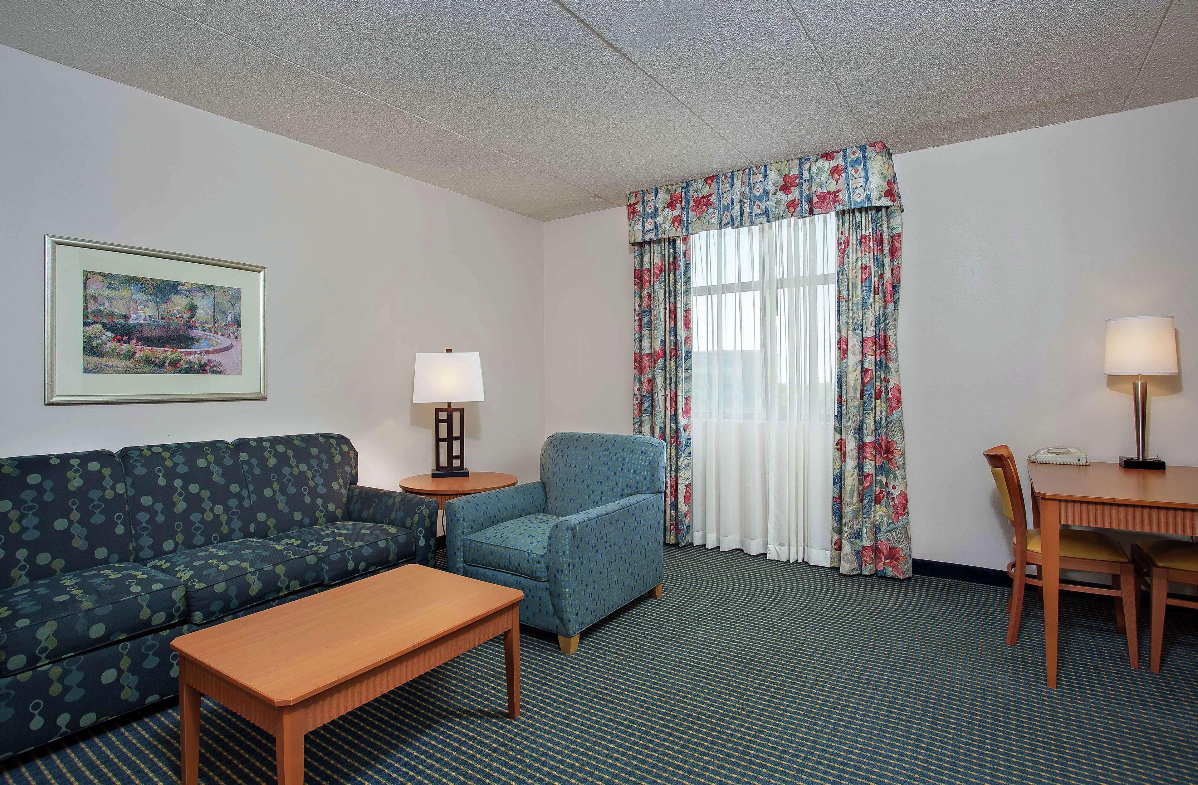 Embassy Hotel Lexington